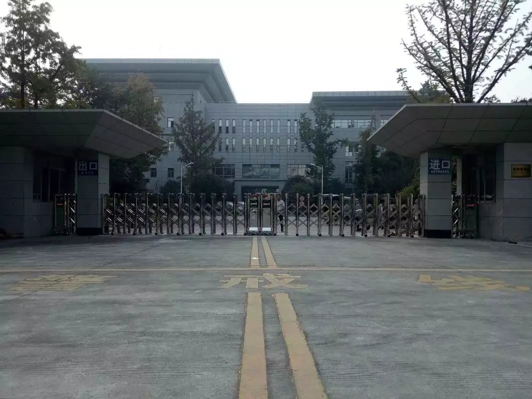 黄石西塞山区黄石西塞山区四川消防总队伸缩门